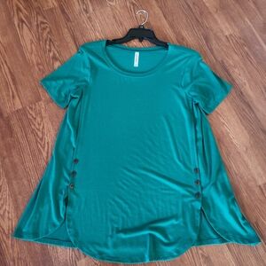 Zenana Outfitters Green Short Sleeve Top with Button Details